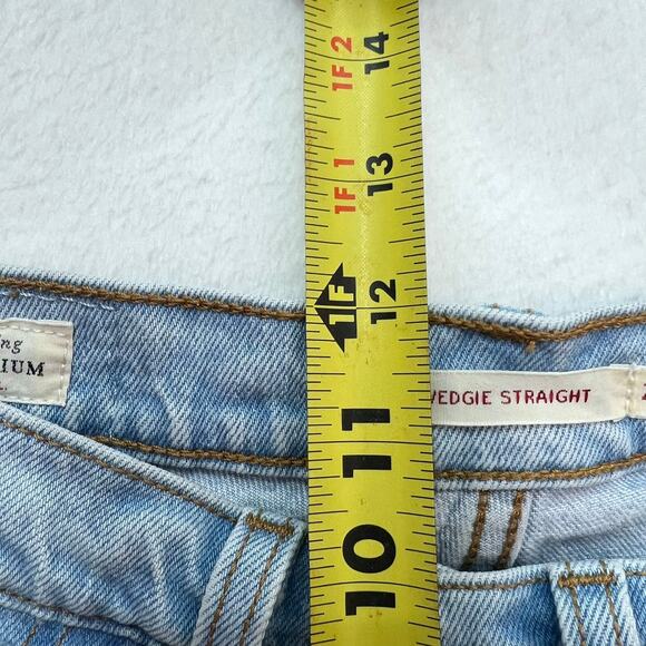 Levi's Women's Wedgie Straight Denim Jenas Size 25 Light Wash Crop Ankle - Picture 10 of 11